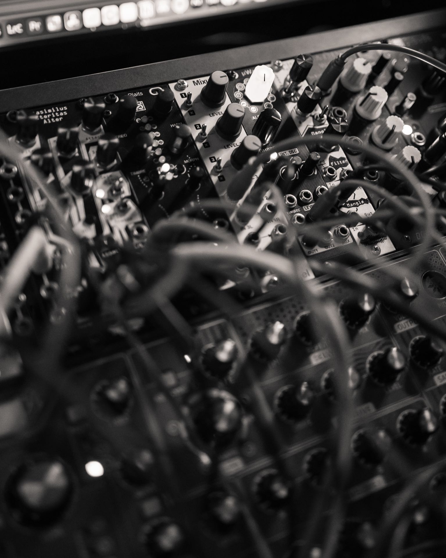 Unleashing the Power of Techno Synths: A Deep Dive into the Heart of Electronic Music